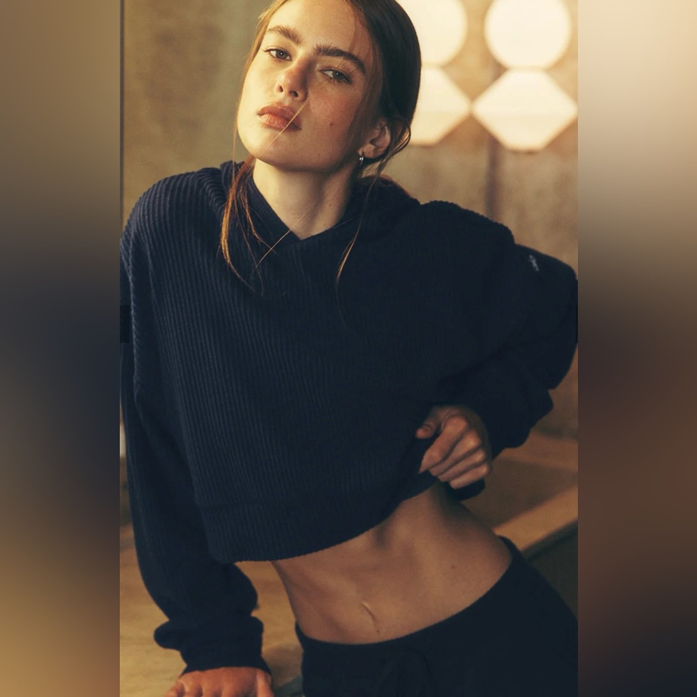 ALO Yoga Navy Blue Ribbed Cropped Hoodie